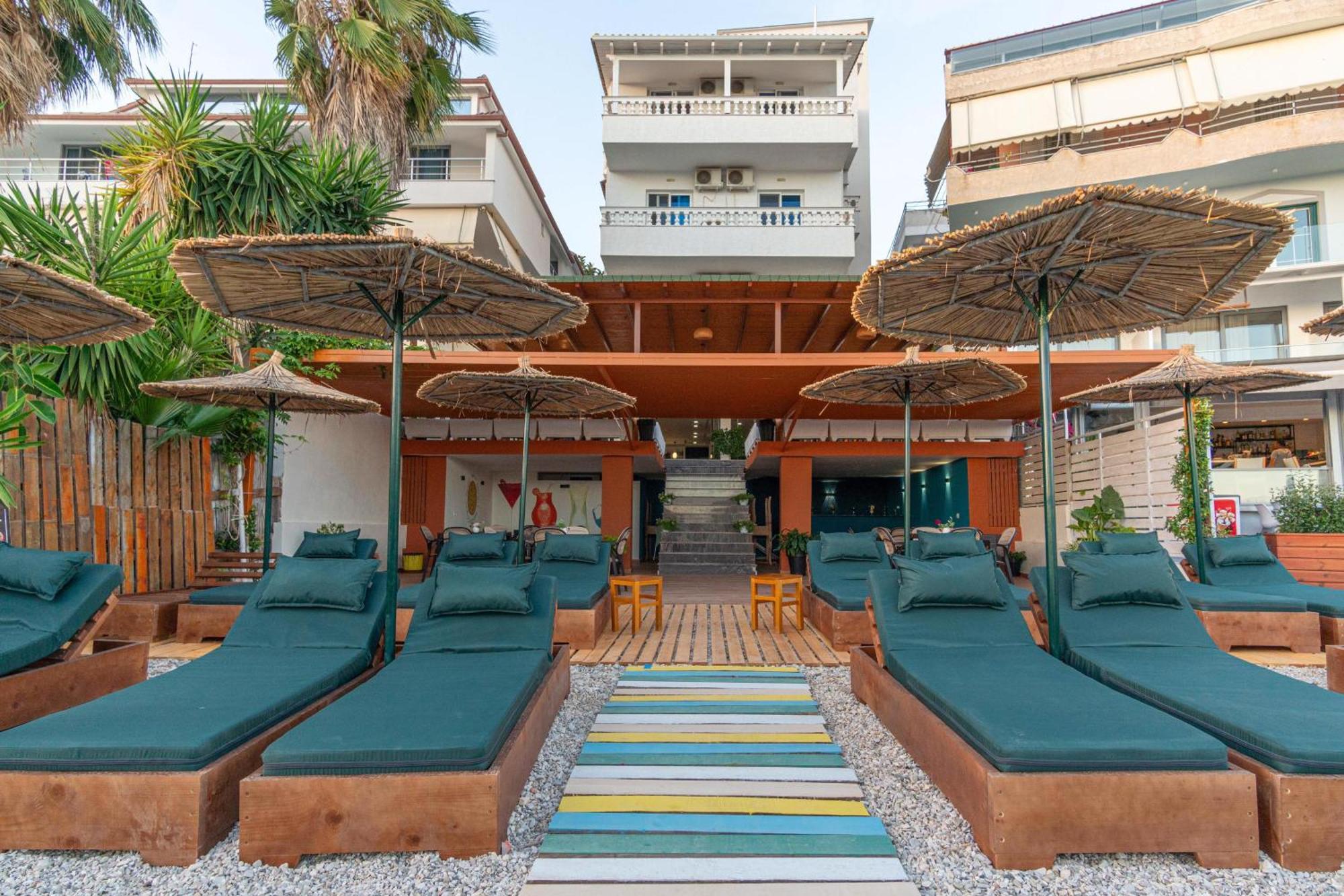 Vila E Bardhe Sarandë 외부 사진