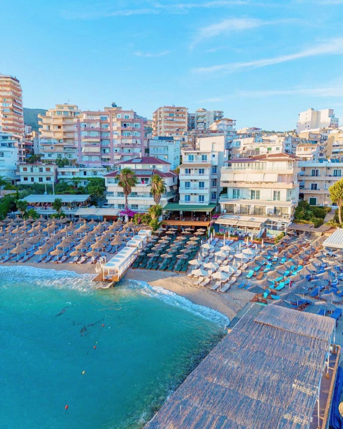 Vila E Bardhe Sarandë 외부 사진