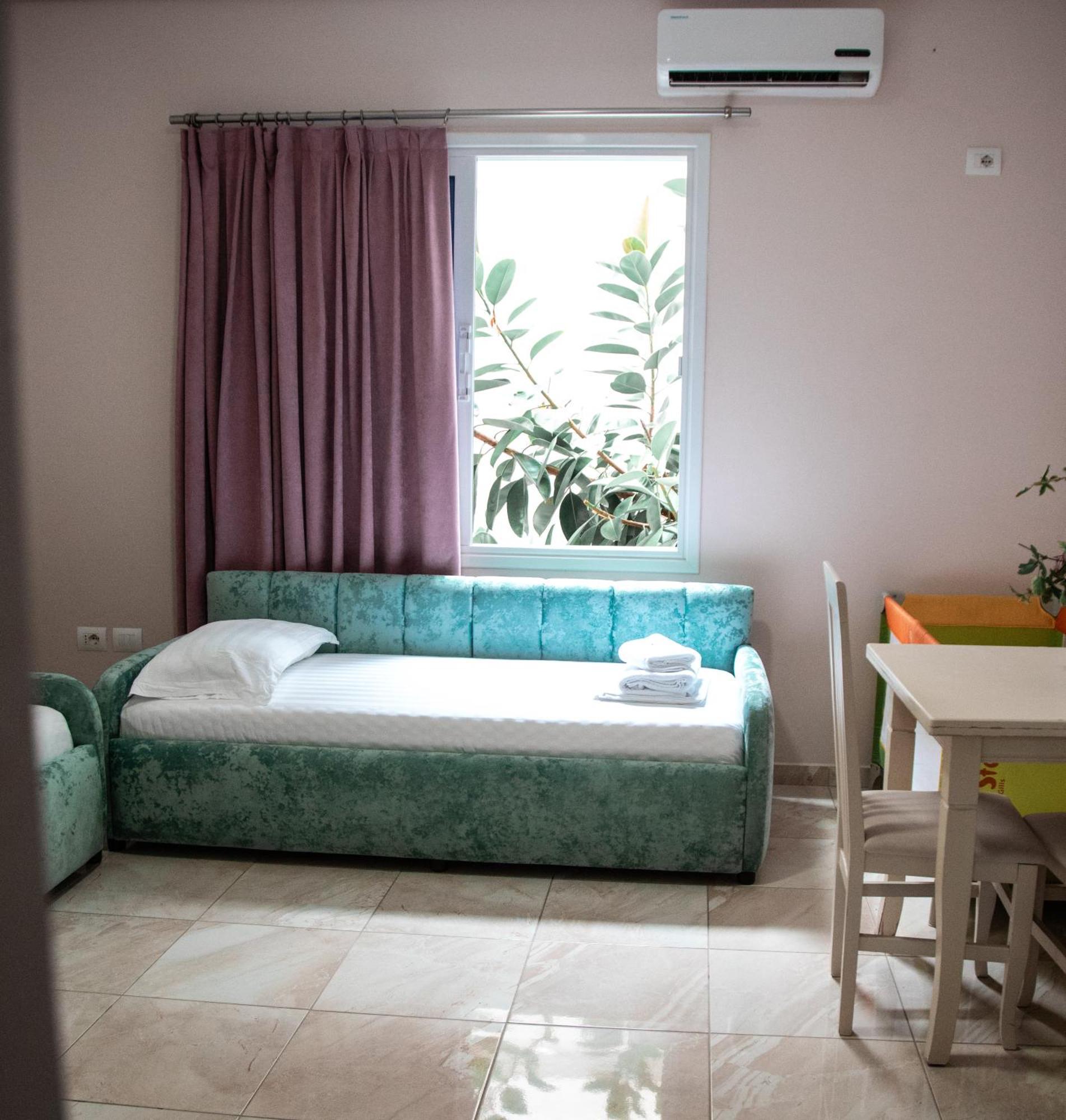 Vila E Bardhe Sarandë 외부 사진